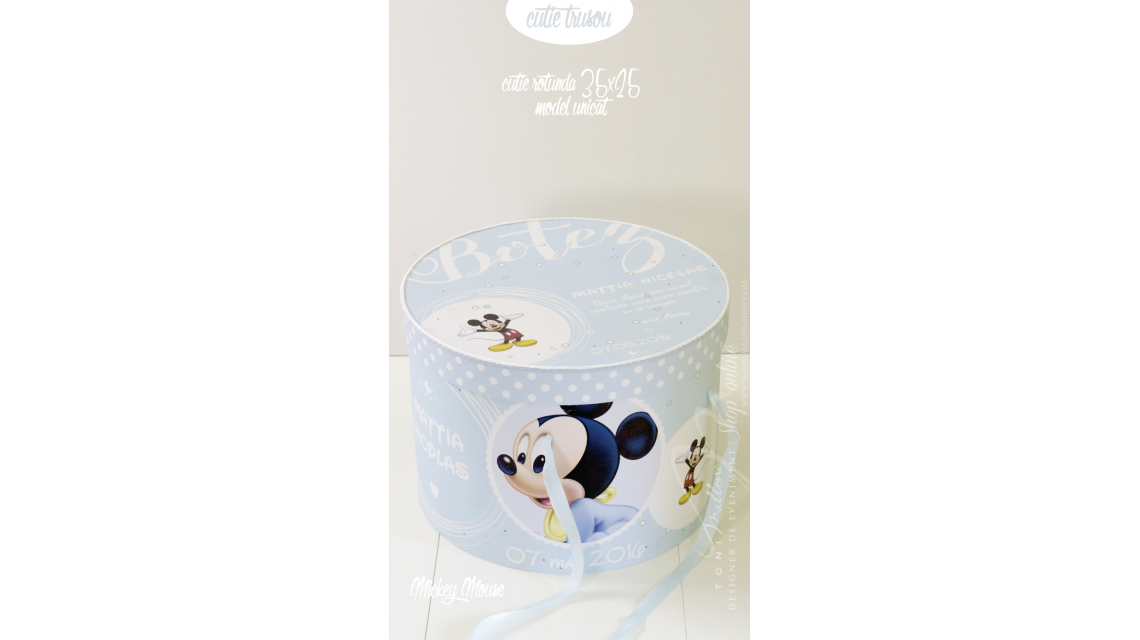 Trusou de botez brodat pentru baieti cu Mickey Mouse, Little man 10